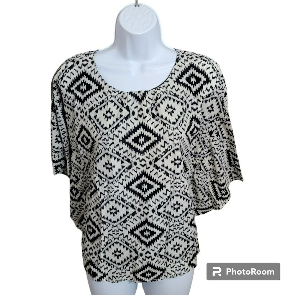 Red Ranch Blouse, Women S, Black & White SW Geometric, Batwing Sleeve,  NWT